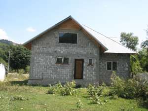 Vand casa munte