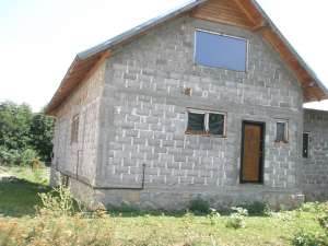 Vand casa munte