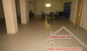 VAND IMOBIL - SPATII BIROURI,   940 mp,   zona PIATA CLUJ