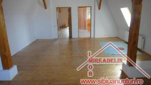 VAND IMOBIL - SPATII BIROURI,   940 mp,   zona PIATA CLUJ