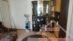 VAND APARTAMENT 2 camere,    zona MIHAI VITEAZU