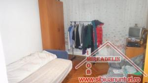 INCHIRIEZ APARTAMENT 3 CAMERE � Aleea Iasomiei,   TURNISOR
