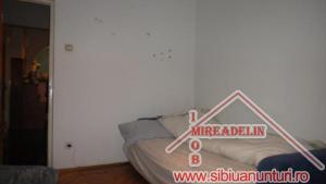 INCHIRIEZ APARTAMENT 3 CAMERE � Aleea Iasomiei,   TURNISOR