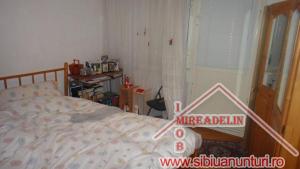 INCHIRIEZ APARTAMENT 3 CAMERE � Aleea Iasomiei,   TURNISOR