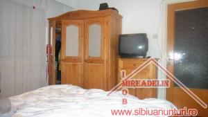 INCHIRIEZ APARTAMENT 3 CAMERE � Aleea Iasomiei,   TURNISOR