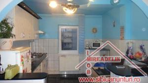 INCHIRIEZ APARTAMENT 3 CAMERE � Aleea Iasomiei,   TURNISOR