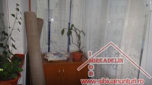 INCHIRIEZ APARTAMENT 3 CAMERE � Aleea Iasomiei,   TURNISOR