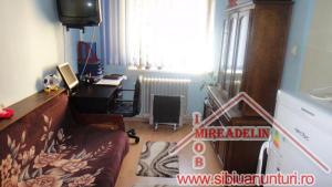 VAND APARTAMENT 2 camere,    zona MIHAI VITEAZU