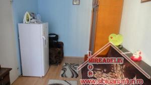 VAND APARTAMENT 2 camere,    zona MIHAI VITEAZU