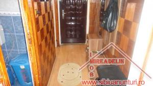 VAND APARTAMENT 2 camere,    zona MIHAI VITEAZU