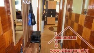 VAND APARTAMENT 2 camere,    zona MIHAI VITEAZU