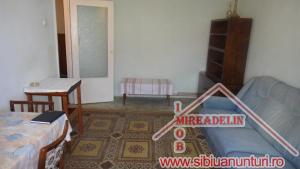 INCHIRIEZ APARTAMENT 3 CAMERE,   ZONA  CALEA POPLACII
