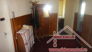 INCHIRIEZ APARTAMENT 3 CAMERE,   ZONA  CALEA POPLACII