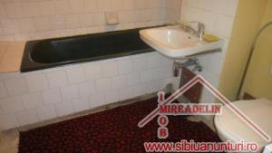 INCHIRIEZ APARTAMENT 3 CAMERE,   ZONA  CALEA POPLACII