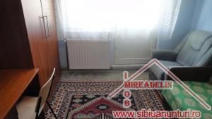 INCHIRIEZ APARTAMENT 3 CAMERE,   ZONA  CALEA POPLACII
