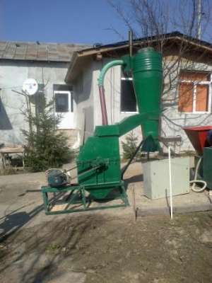 vand moara cu ciocanele
