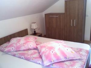 VIND CASA VACANTA 3 CAMEREPE VALEA ARIESULUI ZONA BURU