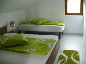 VIND CASA VACANTA 3 CAMEREPE VALEA ARIESULUI ZONA BURU