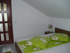 VIND CASA VACANTA 3 CAMEREPE VALEA ARIESULUI ZONA BURU