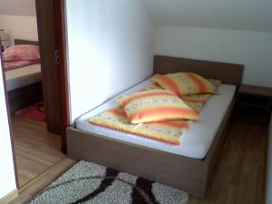 VIND CASA VACANTA 3 CAMEREPE VALEA ARIESULUI ZONA BURU
