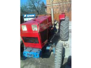 Tractor UTB 445