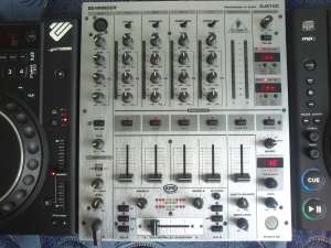 Vand 2 CD/MP3 Playere Reloop RMP2 si Mixer Behringer DJX700
