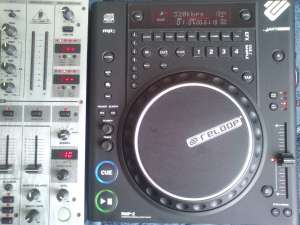 Vand 2 CD/MP3 Playere Reloop RMP2 si Mixer Behringer DJX700
