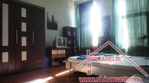 VAND APARTAMENT LA CASA 5 CAMERE � zona STRAZII N. TECLU