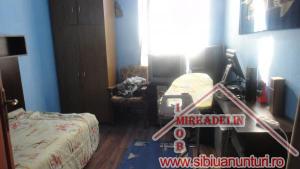 VAND APARTAMENT LA CASA 5 CAMERE � zona STRAZII N. TECLU