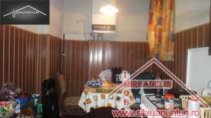 VAND APARTAMENT LA CASA 5 CAMERE � zona STRAZII N. TECLU