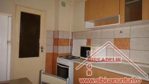 INCHIRIEM APARTAMENT 3 CAMERE - STR. PLUGARILOR