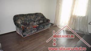 INCHIRIEM APARTAMENT 3 CAMERE - STR. PLUGARILOR