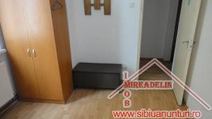 INCHIRIEZ APARTAMENT 3 camere ,   Calea Cisnadiei