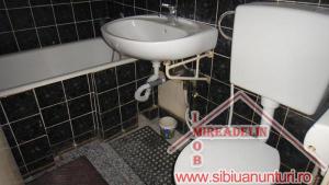 INCHIRIEZ APARTAMENT 3 camere ,   Calea Cisnadiei
