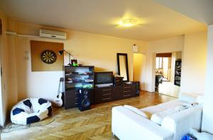 Inchiriez apartament 3 camere LUX