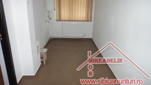 VAND APARTAMENT 2 camere,    SPATIU BIROURI,     zona MIHAI VITEAZU
