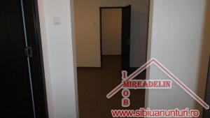 VAND APARTAMENT 2 camere,    SPATIU BIROURI,     zona MIHAI VITEAZU