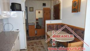 INCHIRIEZ APARTAMENT 4 CAMERE � zona CENTRALA