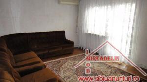 INCHIRIEZ APARTAMENT 4 CAMERE � zona CENTRALA