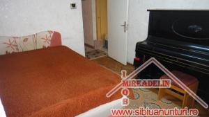 INCHIRIEZ APARTAMENT 4 CAMERE � zona CENTRALA