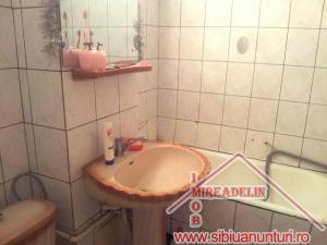 VAND APARTAMENT 2 CAMERE decomandate - VALEA AURIE