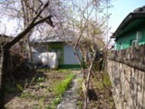 DE VANZARE CASA+TEREN,   270 MP
