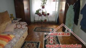 VAND APARTAMENT 3 CAMERE LA CASA,   ZONA ULTRACENTRALA