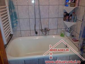 VAND Garsoniera,    Vasile Aron 24 mp