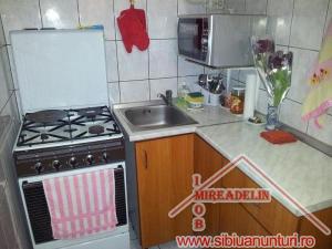VAND Garsoniera,    Vasile Aron 24 mp