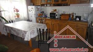 VAND APARTAMENT 3 CAMERE LA CASA,   ZONA ULTRACENTRALA