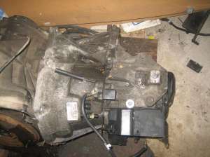 CUTIE DE VTEZE FORD FIESTA 2002 PANA 2008