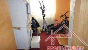 VAND APARTAMENT 2 CAMERE,   ZONA INTEREX