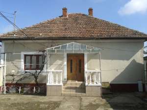 vand casa in mosnita veche