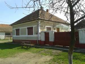 vand casa in mosnita veche